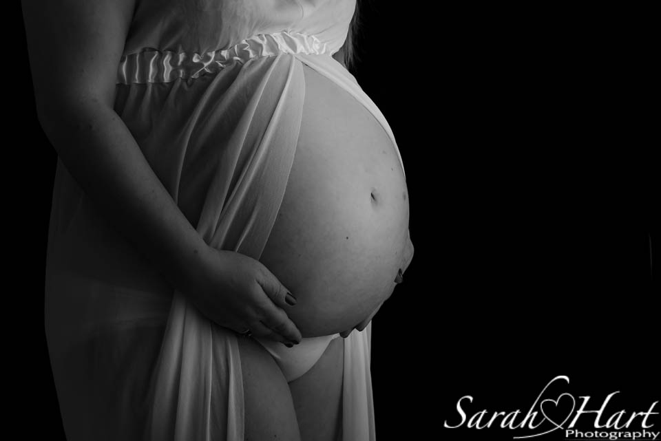 Pregnancy Blog, pregnancy curves, bump photos, maternity pictures, Sarah Hart, Sevenoaks, Tunbridge Wells