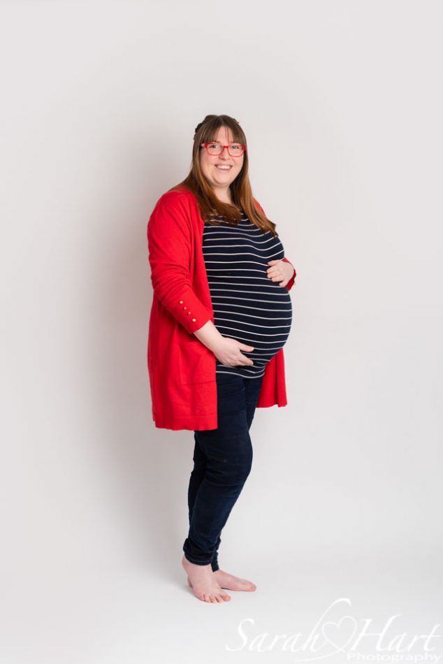 Single Mother of All Journey blogger shows off her pregnancy bump