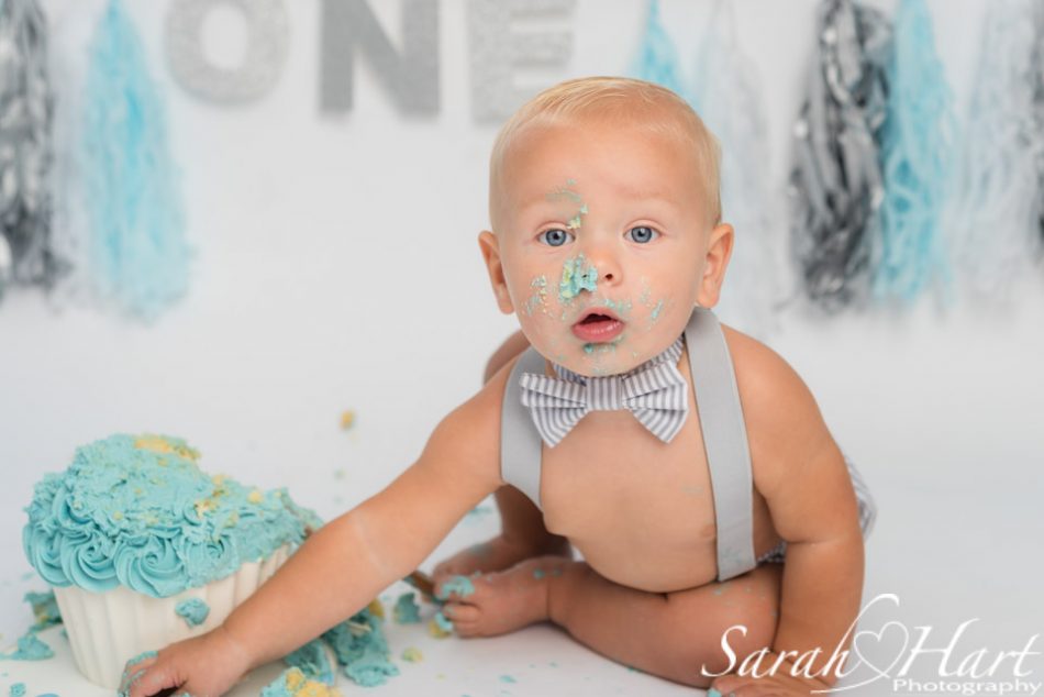 tunbridge wells baby photographer, cake on boy's face
