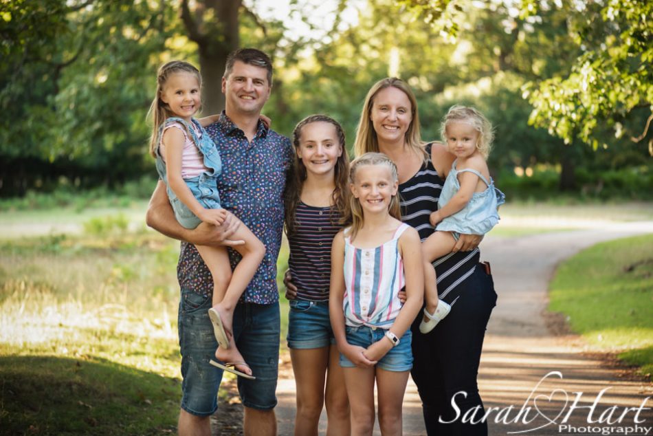 A group family photo by Sevenoaks family photographer